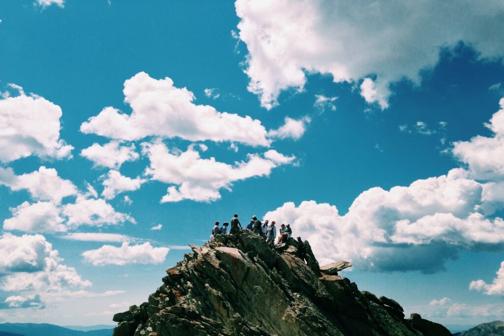 Colina con cielo de fondo